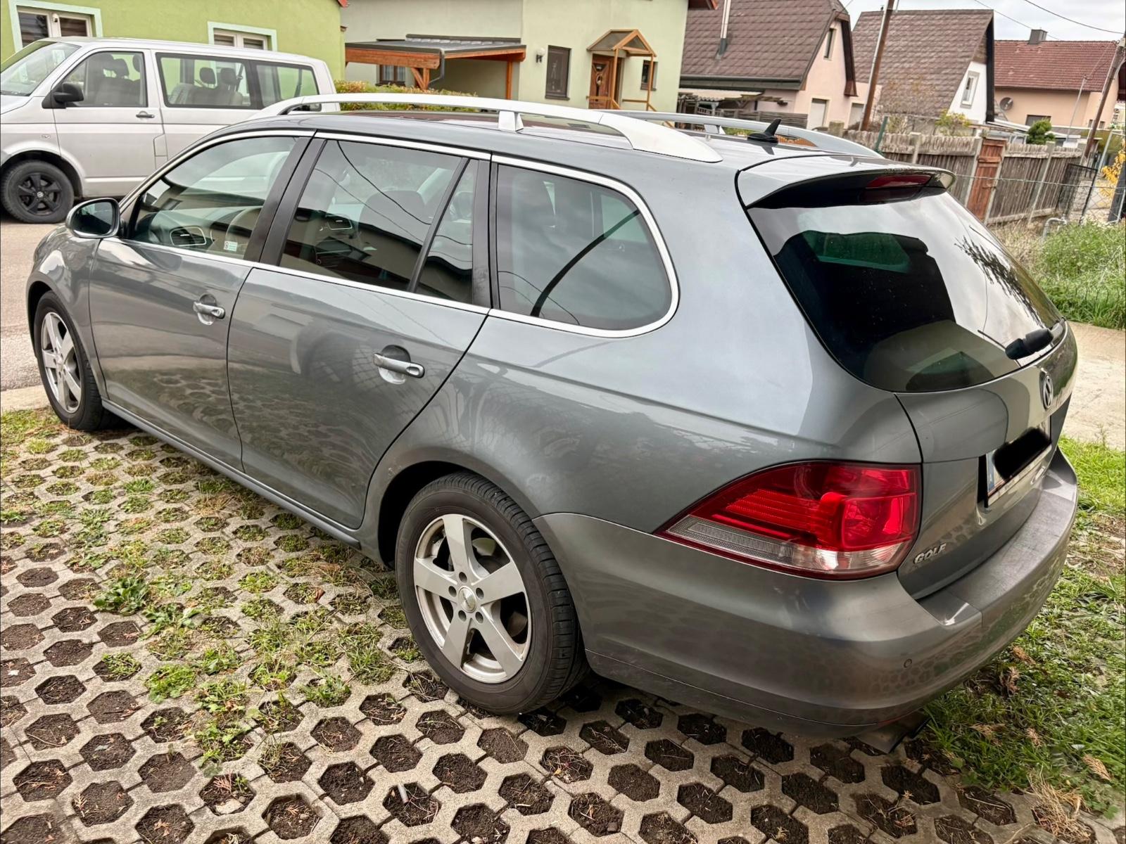 Volkswagen Golf 2011 — двигун 1.598 cm³, 105 HP (77kW)