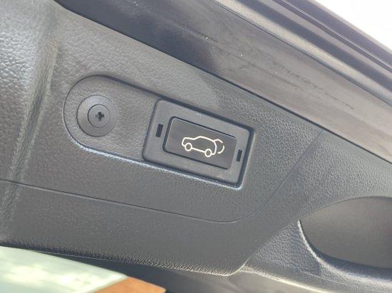 Ssangyong Rexton 2.2 E-XDI 4WD 8AT Sapphire 5S EL AHK ACC