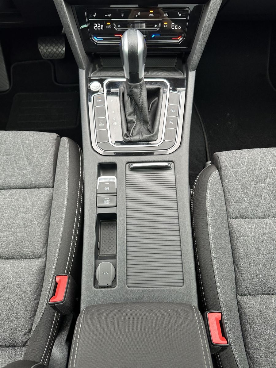 Fahrzeugabbildung Volkswagen Passat Variant GTE NAV+MATRIX+ACC+PANO+AHK+17ZO
