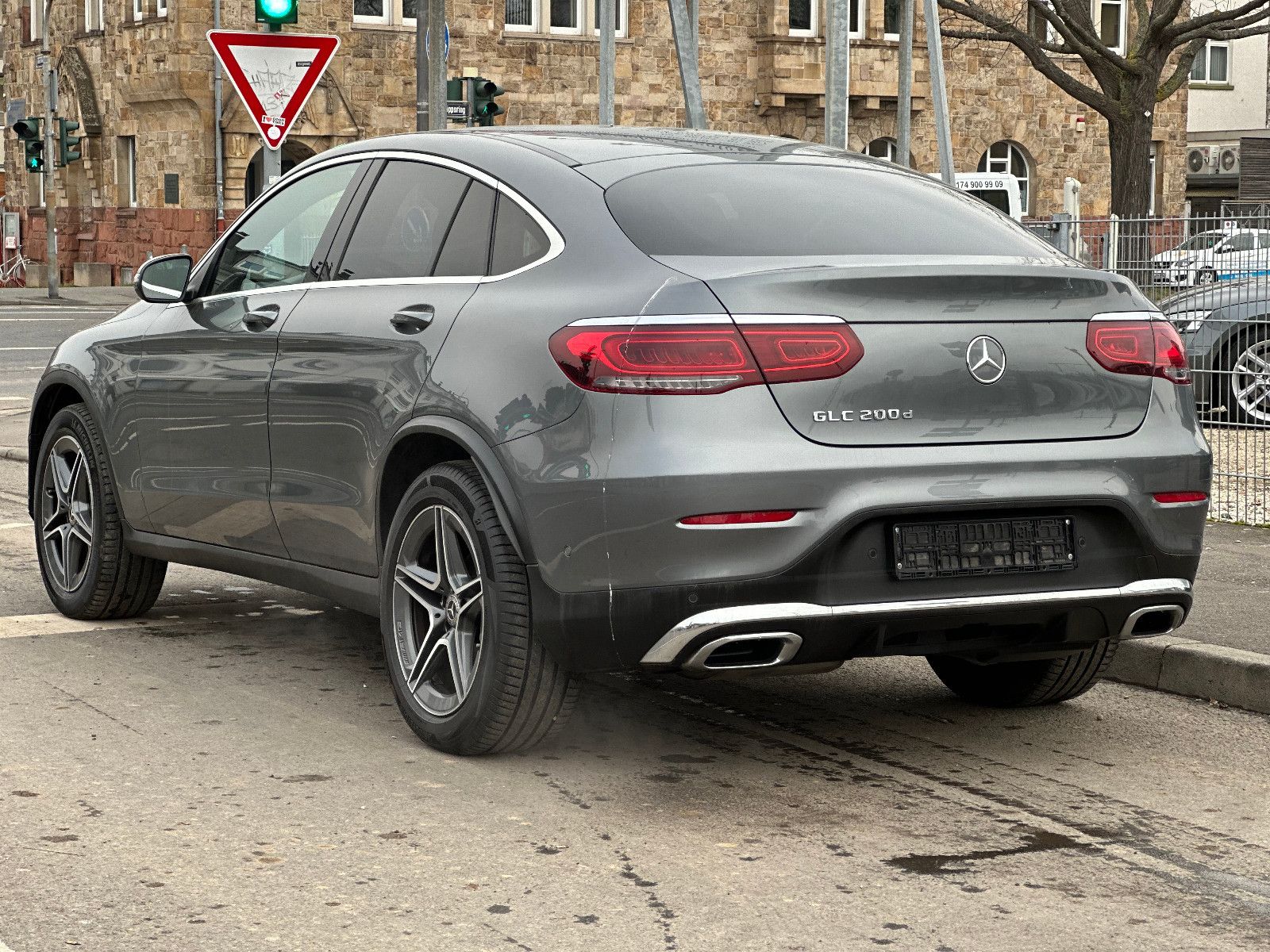 Fahrzeugabbildung Mercedes-Benz GLC 200 d 4 MATIC COUPE AMG PAKET*AHK+KAM*