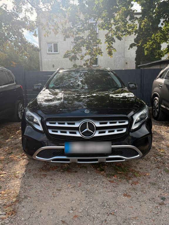 Image of Mercedes-Benz CLA 200