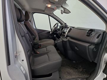 Opel Vivaro - 11