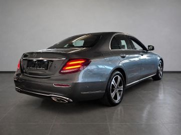 Mercedes E 200 - 8