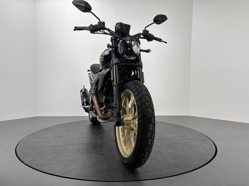 Fahrzeugabbildung Ducati SCRAMBLER FULL THROTTLE *NEUWERTIG *1. HAND