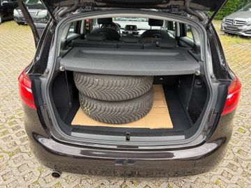 BMW 216 - 8