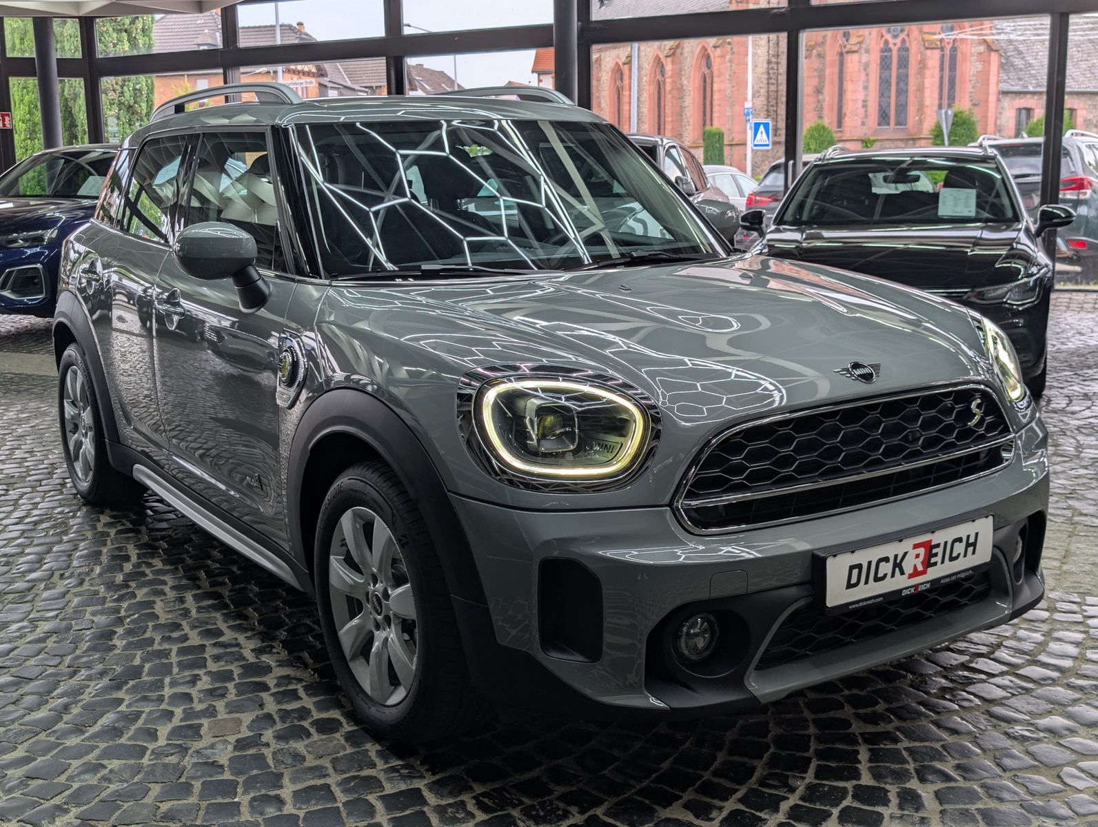 Fahrzeugabbildung MINI Countryman SE (Cooper) Essential Trim All4 94%So