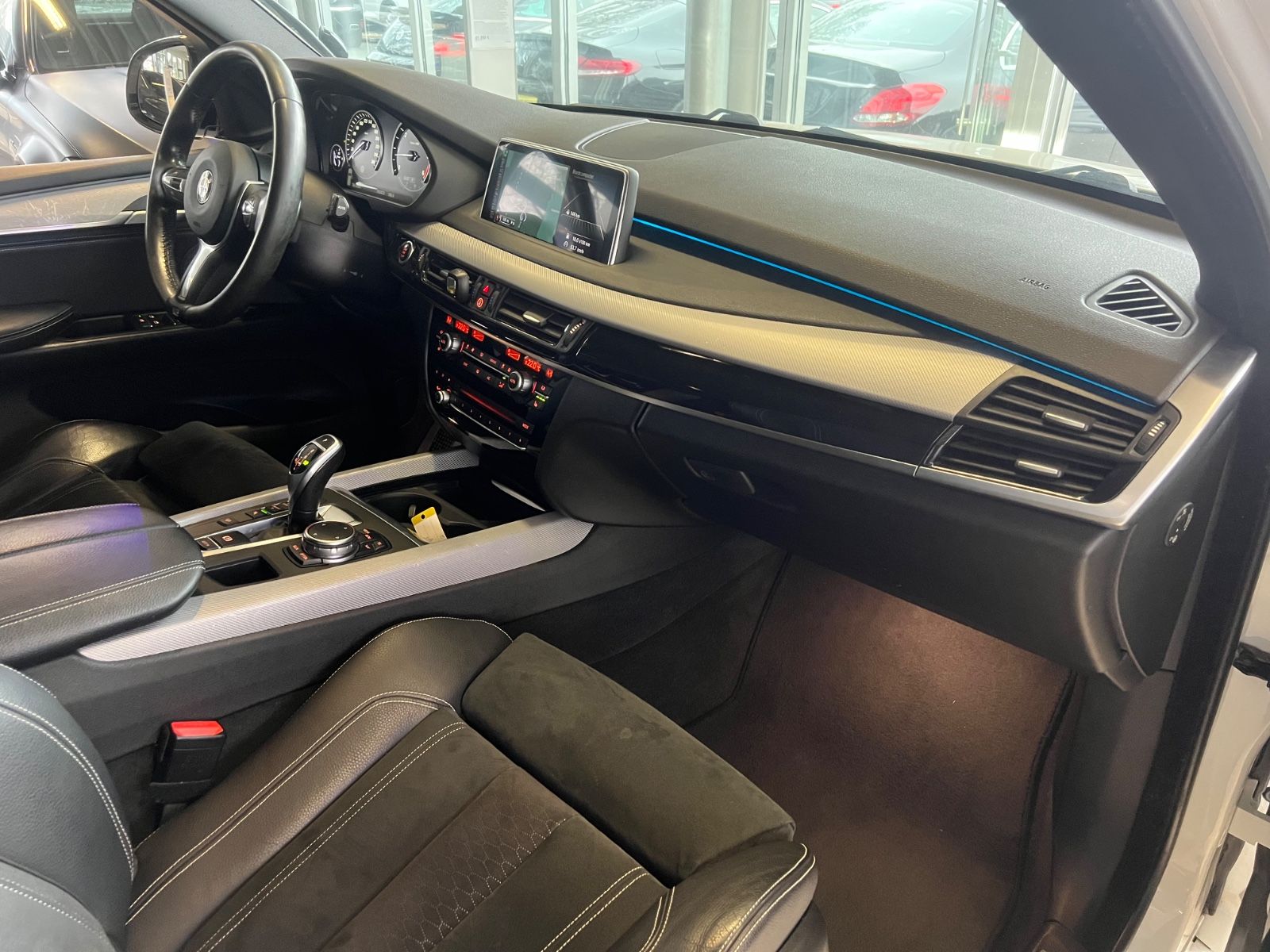 Fahrzeugabbildung BMW X5 xDrive 30 d M Sport Paket