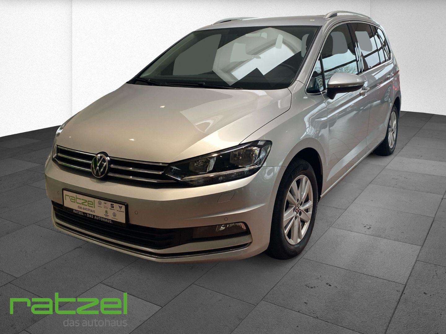 Fahrzeugabbildung Volkswagen Touran Highline 1.5 TSI DSG 7-Sitze ACC EasyOpen