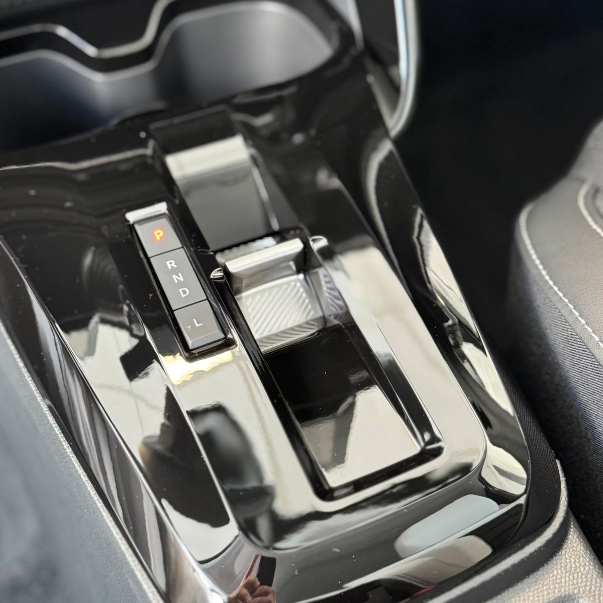 Fahrzeugabbildung Citroën C3 Aircross Hybrid 145 PLUS