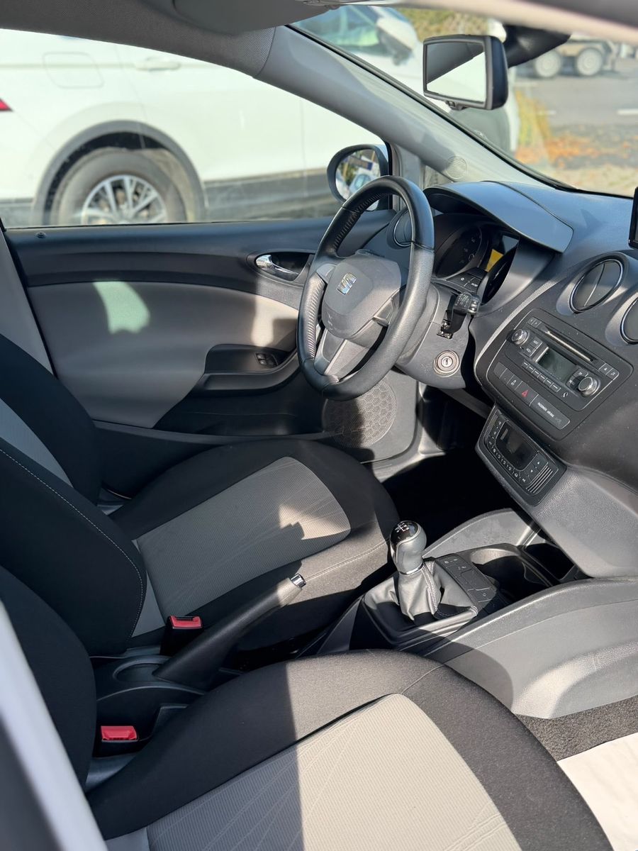 Fahrzeugabbildung SEAT Ibiza 1.4 Style *NAVI *PDC *TEMPOMAT