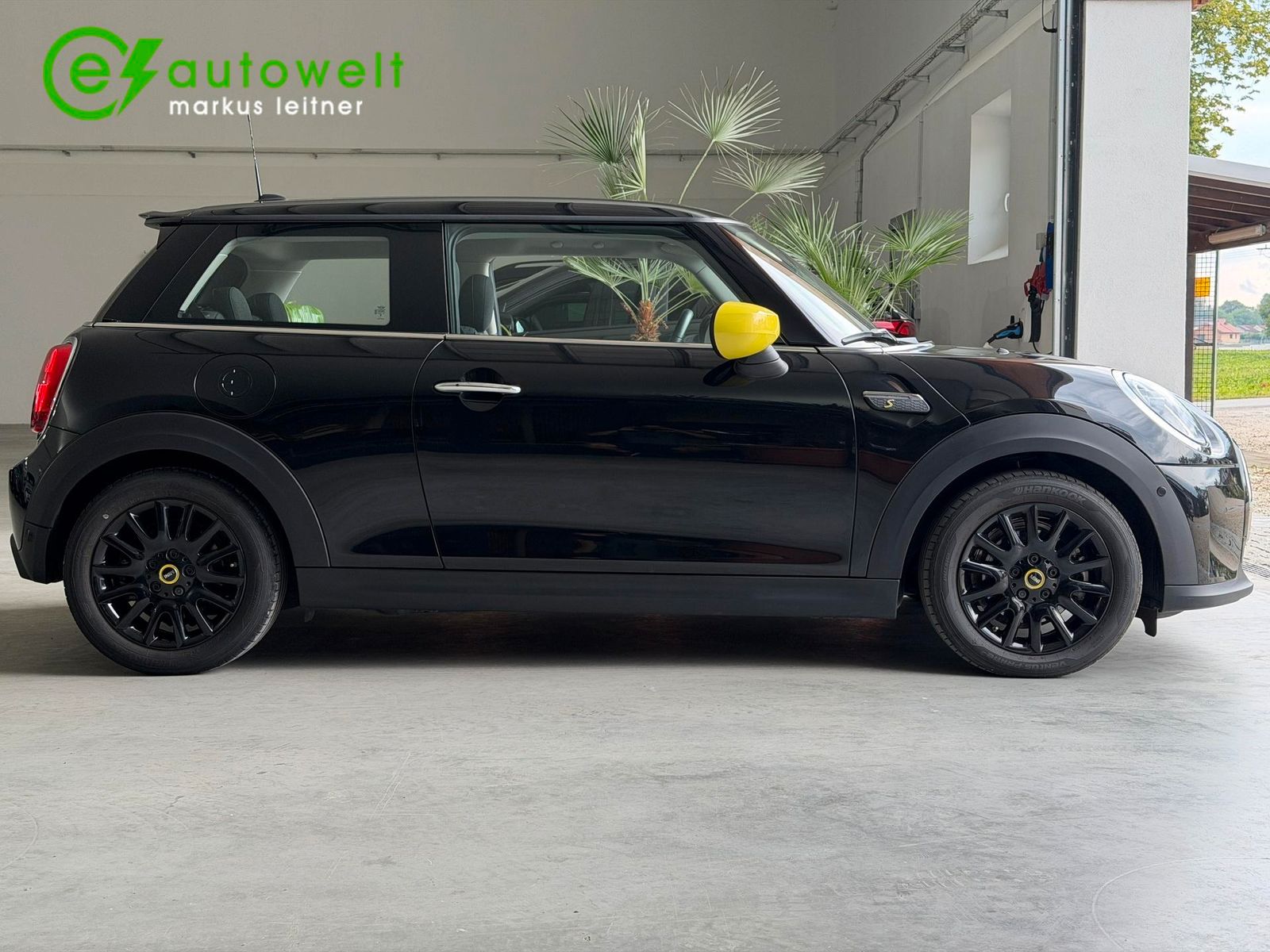 MINI Cooper SE Classic Trim Premium Plus Pano HuD imagem 3