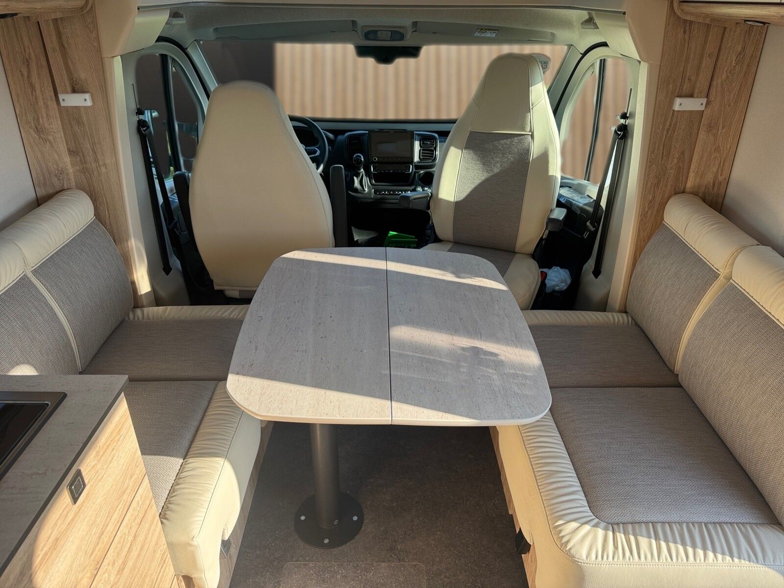 Fahrzeugabbildung Eura Mobil Profila RS PRS 720 QF Automatik/Plus Paket Alde