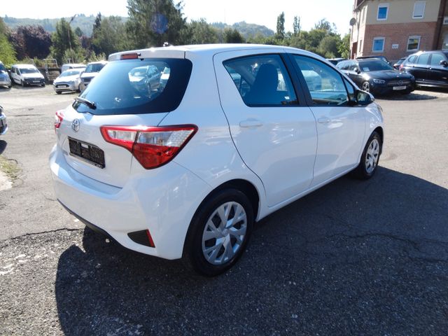 Fahrzeugabbildung Toyota Yaris Comfort/Automatik/1.Hd/Kam/4-Türig/