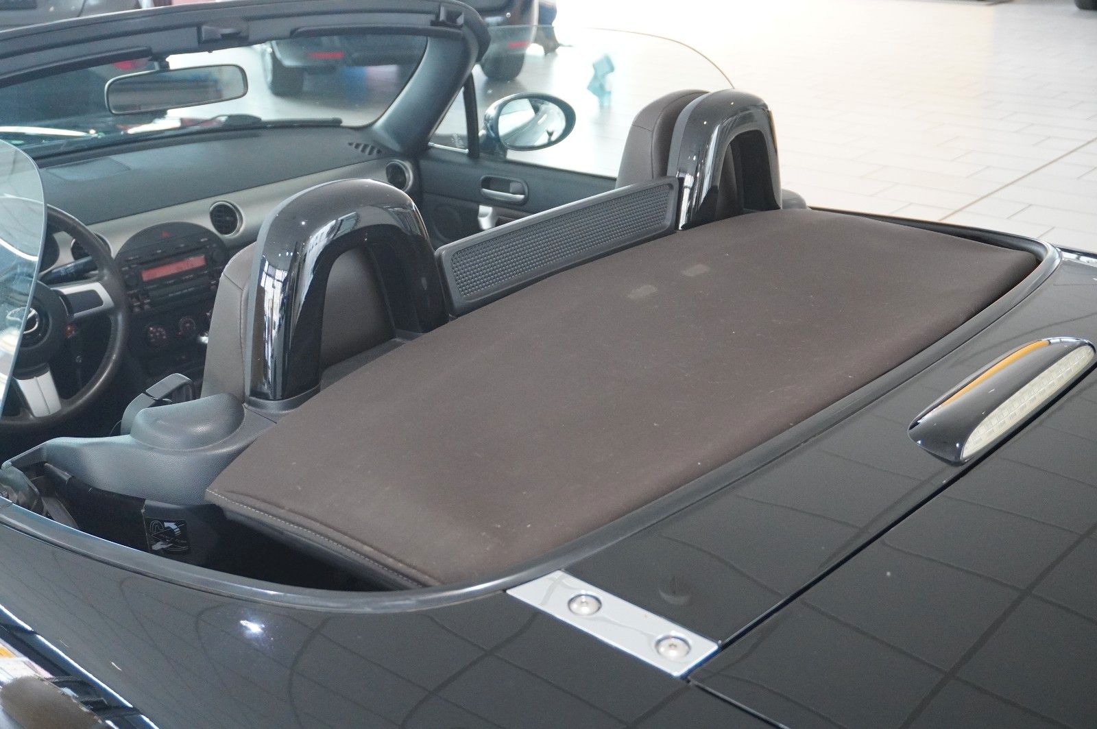 Fahrzeugabbildung Mazda MX-5 1.8 NISEKO ROADSTER SPORT/SHZ/NEBEL/MULTI.