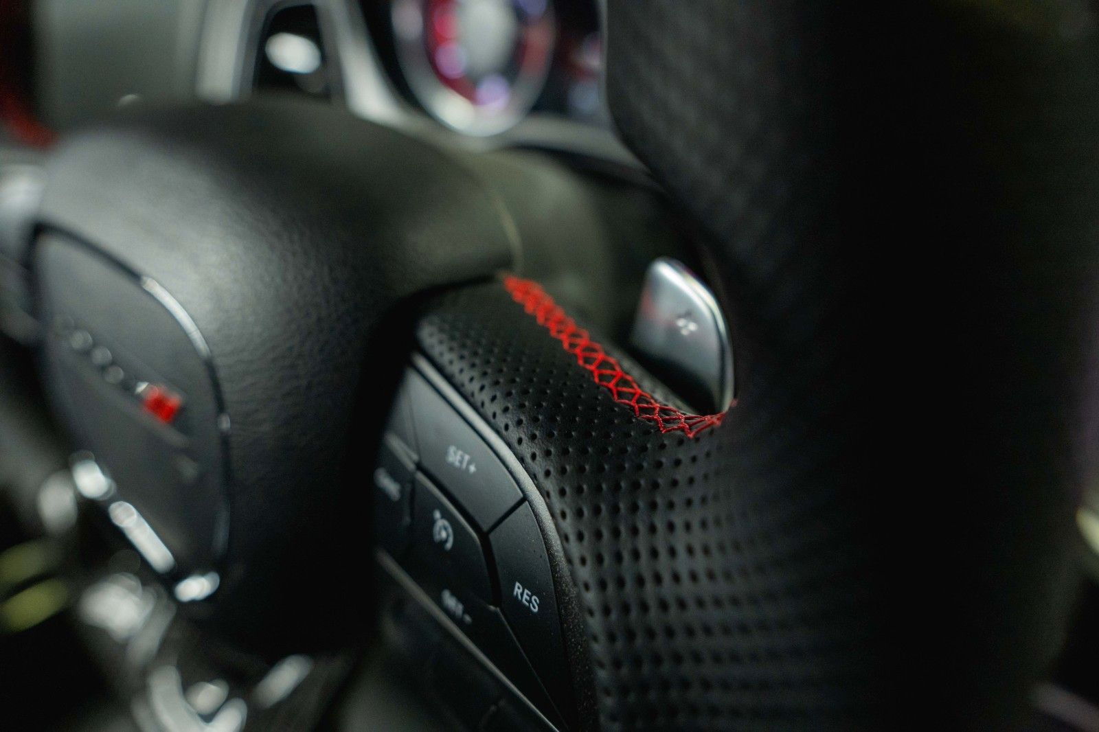 Fahrzeugabbildung Dodge Challenger 5.7 V8 R/T SRT Style Performance*LED*