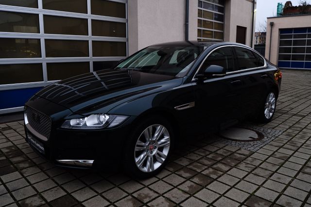 Jaguar XF 20d Portfolio Navi Leder Meridian Standhzg.