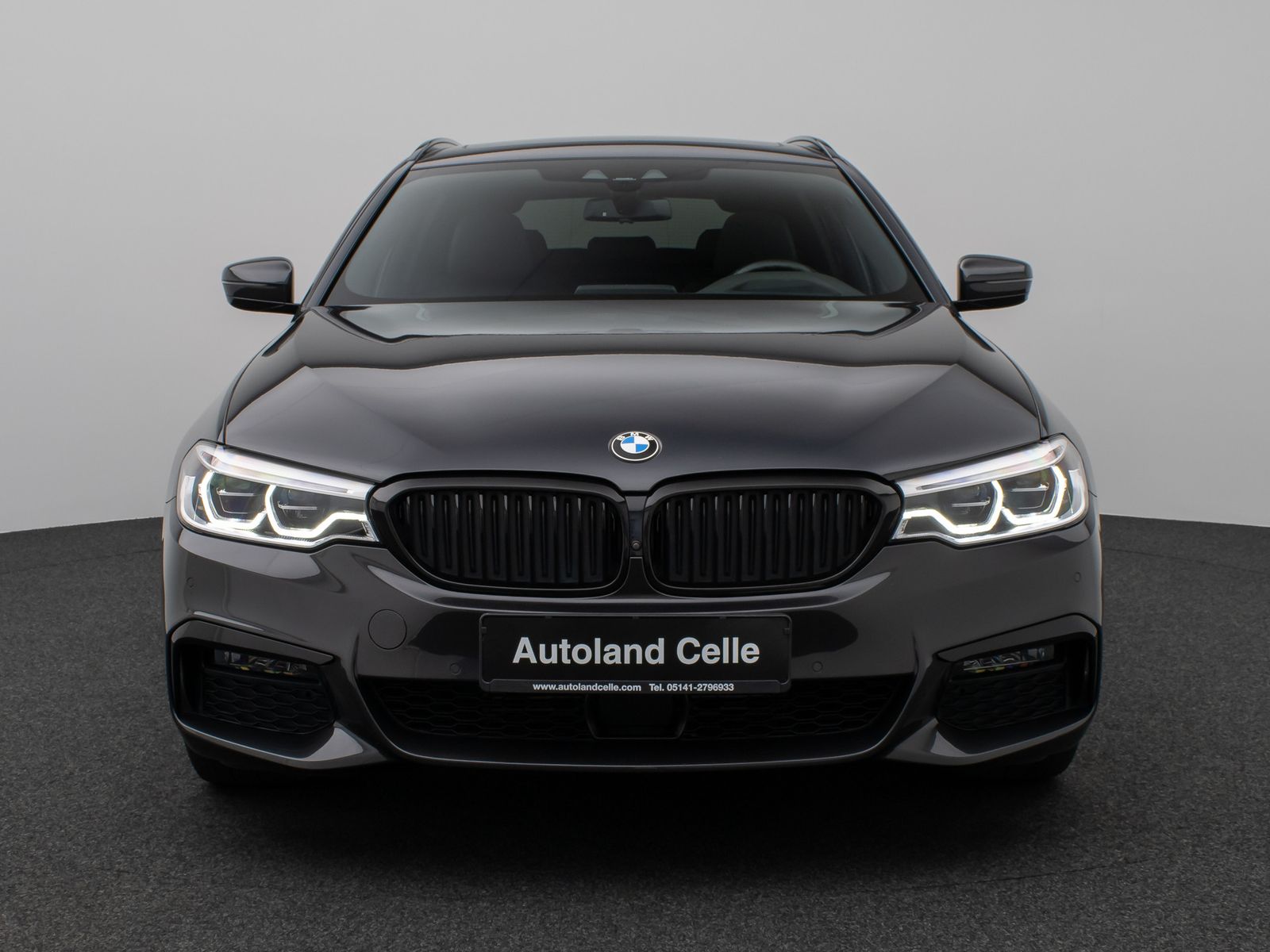 Fahrzeugabbildung BMW 520d M Sport Panorama 360° HUD HiFi AHK Komfort