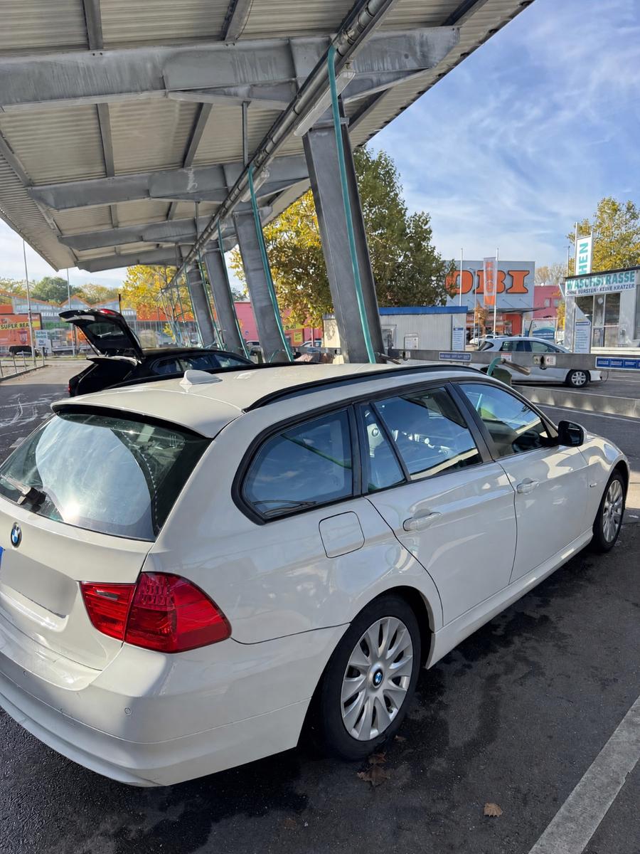 BMW 316 2010 — engine 1.995 cm³, 116 HP (85kW)