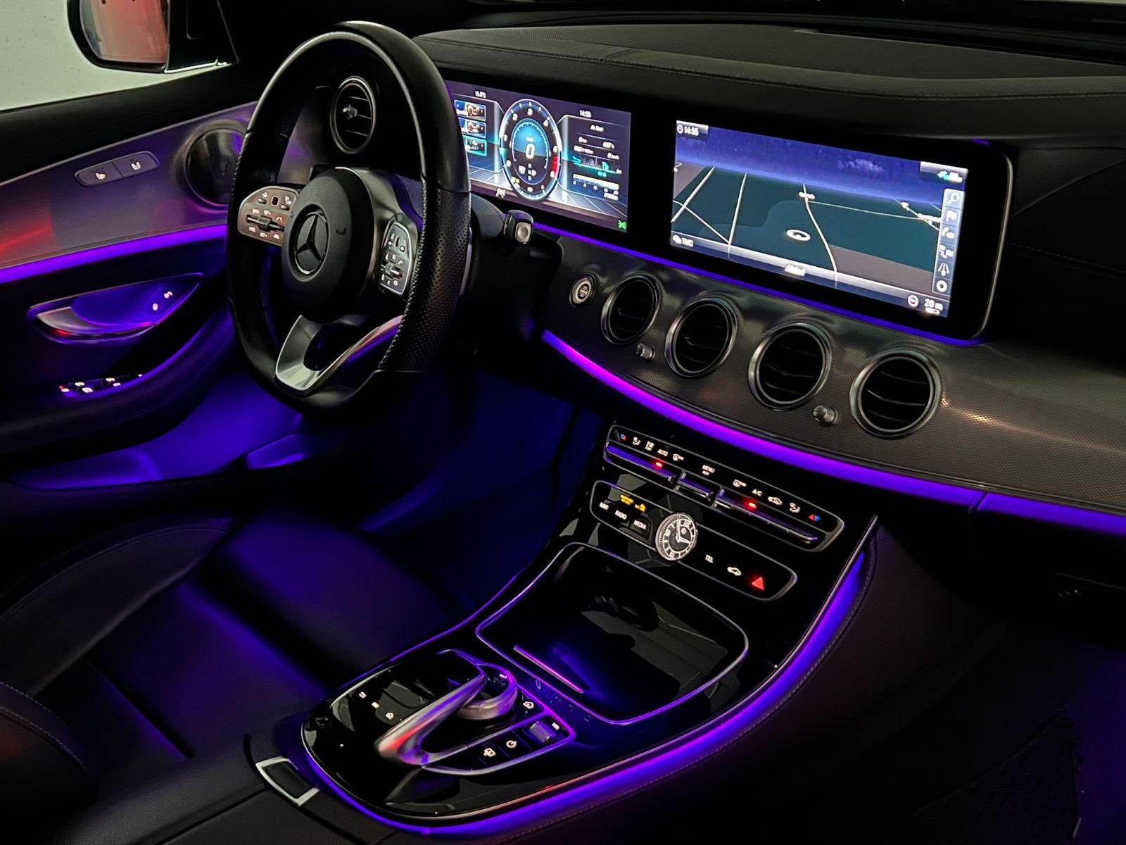 Fahrzeugabbildung Mercedes-Benz E 350 d Lim. AMG-LINE/BURMESTER/ACC/PANO/WIDE