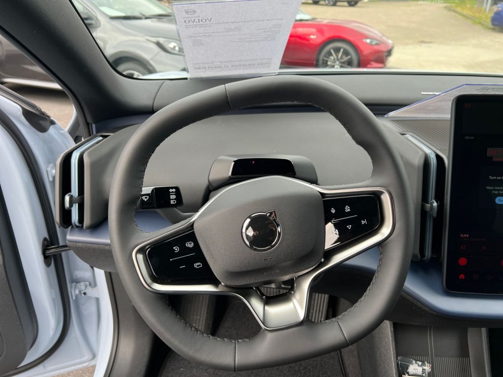 VOLVO EX30 Single M. Extended Range RWD Plus, W-Paket VOLVO EX30 Single M. Extended Range RWD Plus, W-Paket