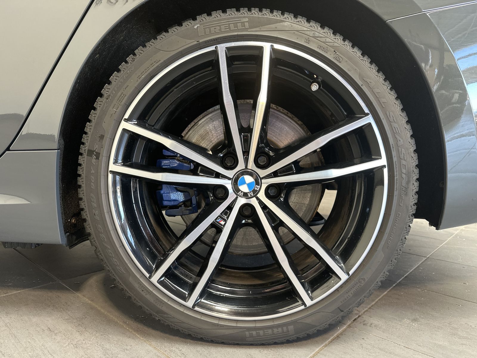 Fahrzeugabbildung BMW 330e M-Sport NAV+LASER+HEAD-UP+19ZOLL+KAMERA+H&K