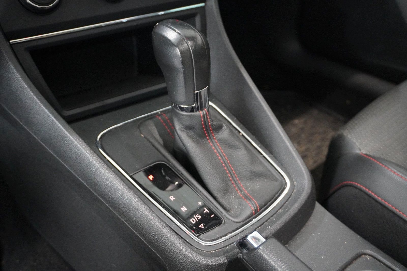 Fahrzeugabbildung SEAT Leon ST 1.4 TSI FR SPORT DSG KLIMA/PDC/TEMP/PANO
