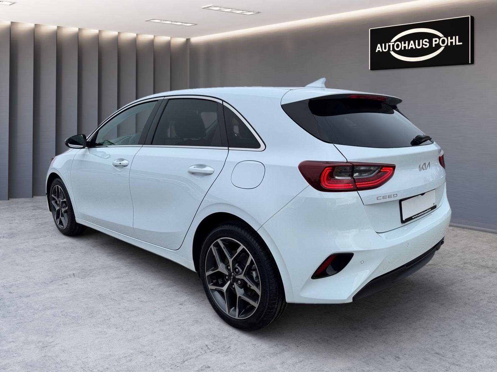 Fahrzeugabbildung Kia Ceed 1.0 T-GDI 48V 100  DCT Ultimate