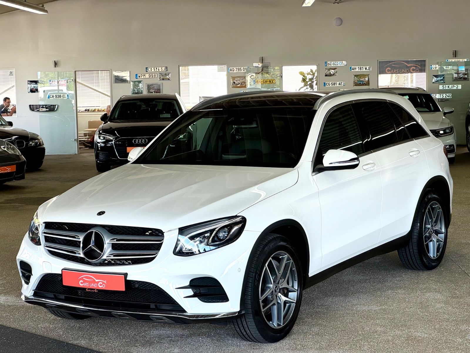 MERCEDES-BENZ GLC 220 d 4M AMG-Line *AHK*PAN*SHZ*NAV*LED*TEM*
