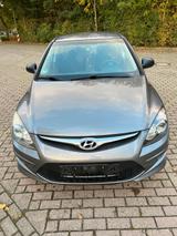 Hyundai i30 CRDI - Hyundai i30 mit Diesel-Antrieb: Kleinwagen