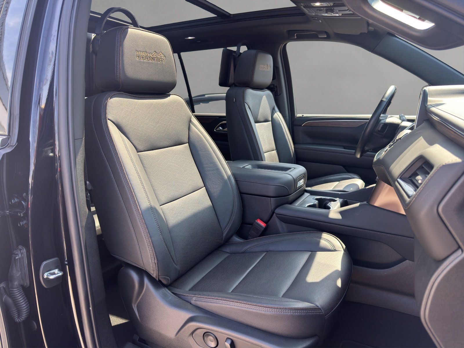Fahrzeugabbildung Chevrolet Tahoe High Country 6.2 Liter V8/PANO/FOND-ENT/7S
