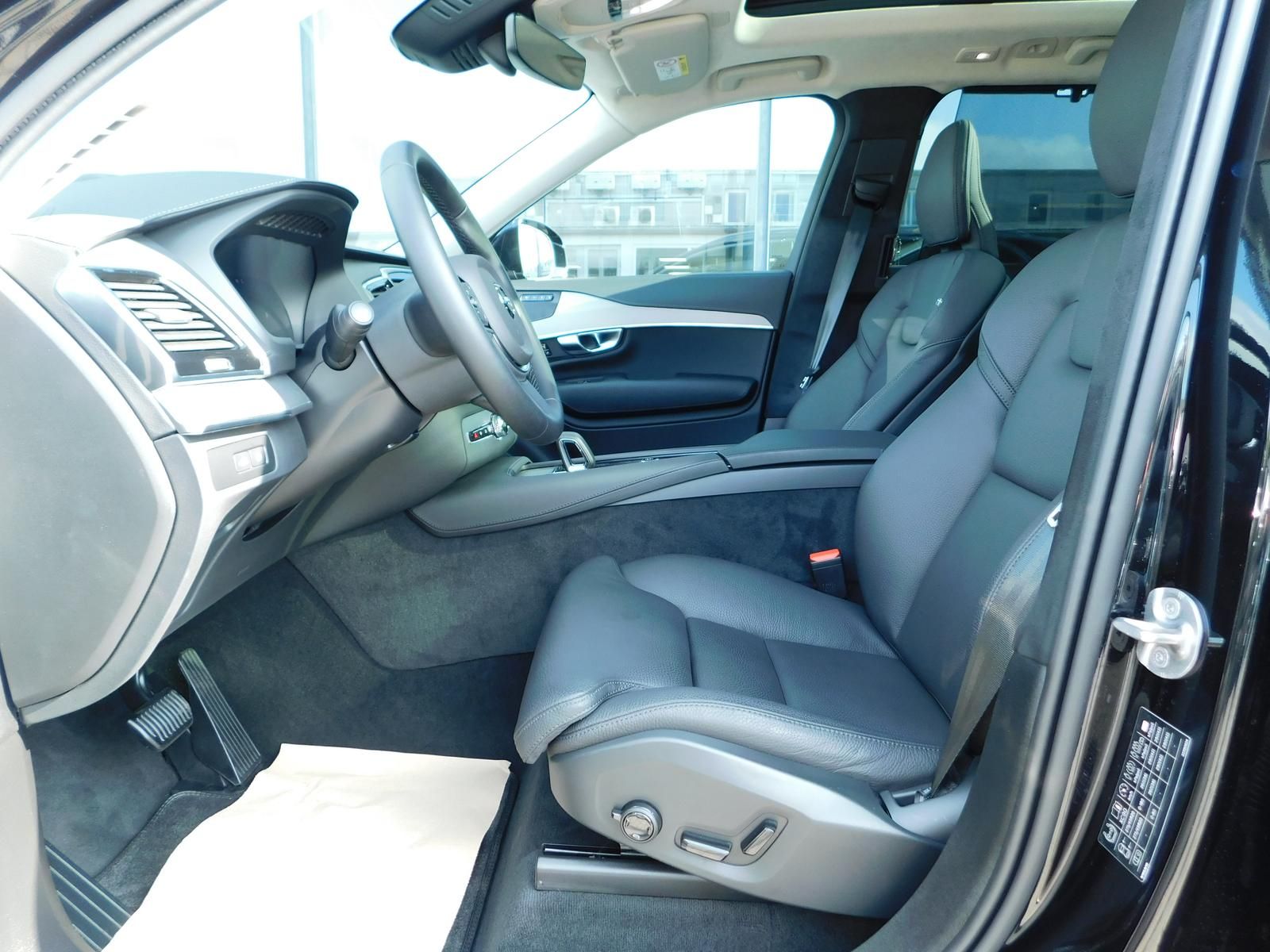 Fahrzeugabbildung Volvo XC90 T8 AWD Ultra Bright
