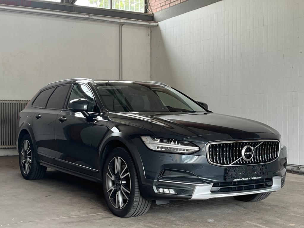 Volvo V90 Cross Country