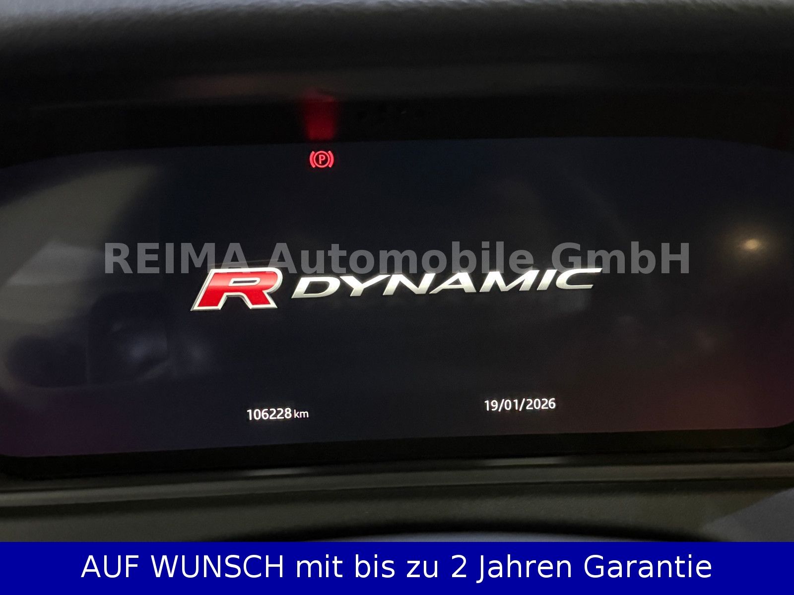 Fahrzeugabbildung Land Rover Range Rover Velar 3,0i R-Dynamic AWD, Pano