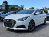 Hyundai i40 cw blue Premium - Hyundai i40: Automatik