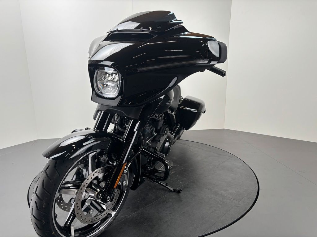 Fahrzeugabbildung Harley-Davidson STREET GLIDE FLHX *NEUWERTIGER ZUSTAND*