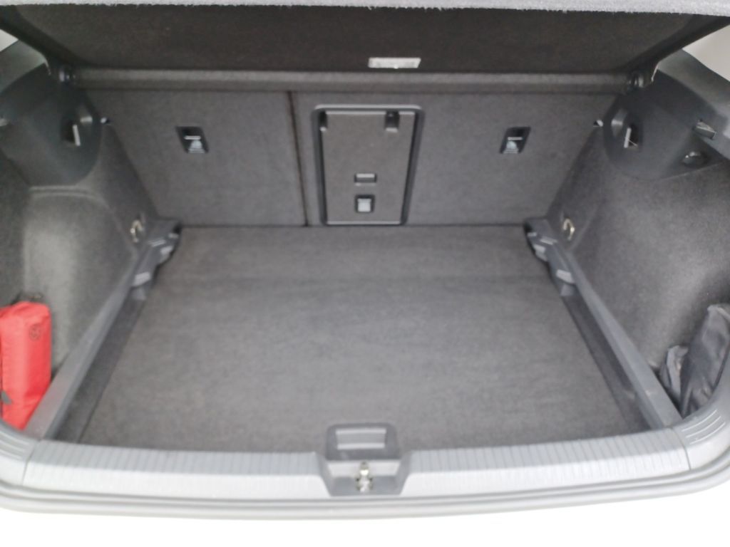 Fahrzeugabbildung Volkswagen Golf 2.0 TDI SCR DSG Life Navi, ACC, Shzg