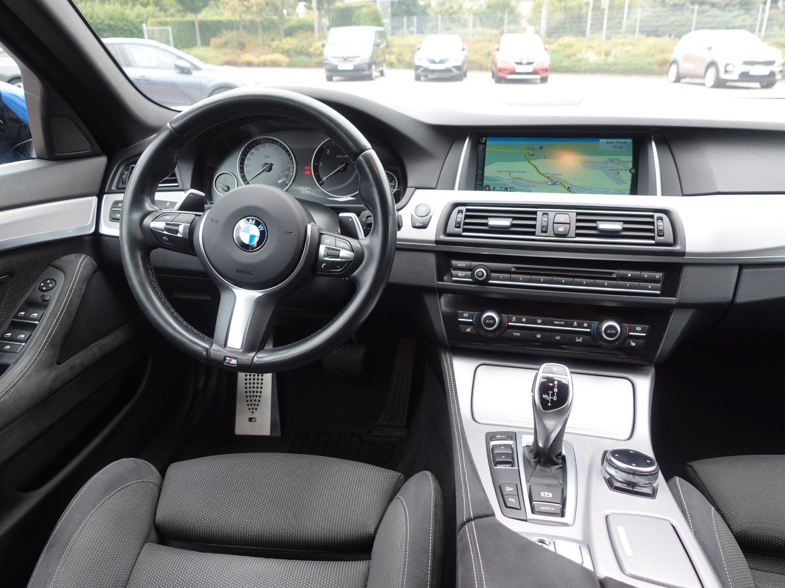 Fahrzeugabbildung BMW 530d xDrive Touring A M Sportpaket Navi/LED/19"/