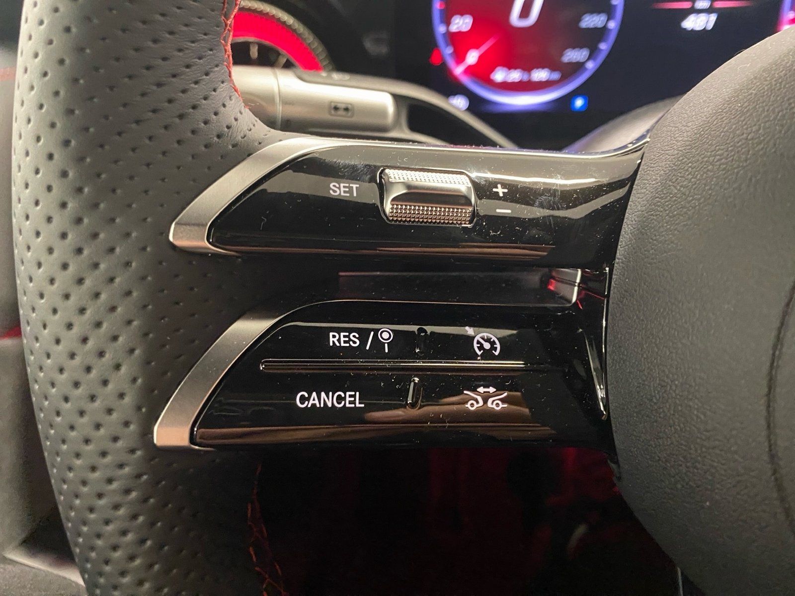 Fahrzeugabbildung Mercedes-Benz CLA 200 AMG*Distro*360°*MultiBeam*Night*Pano*LED