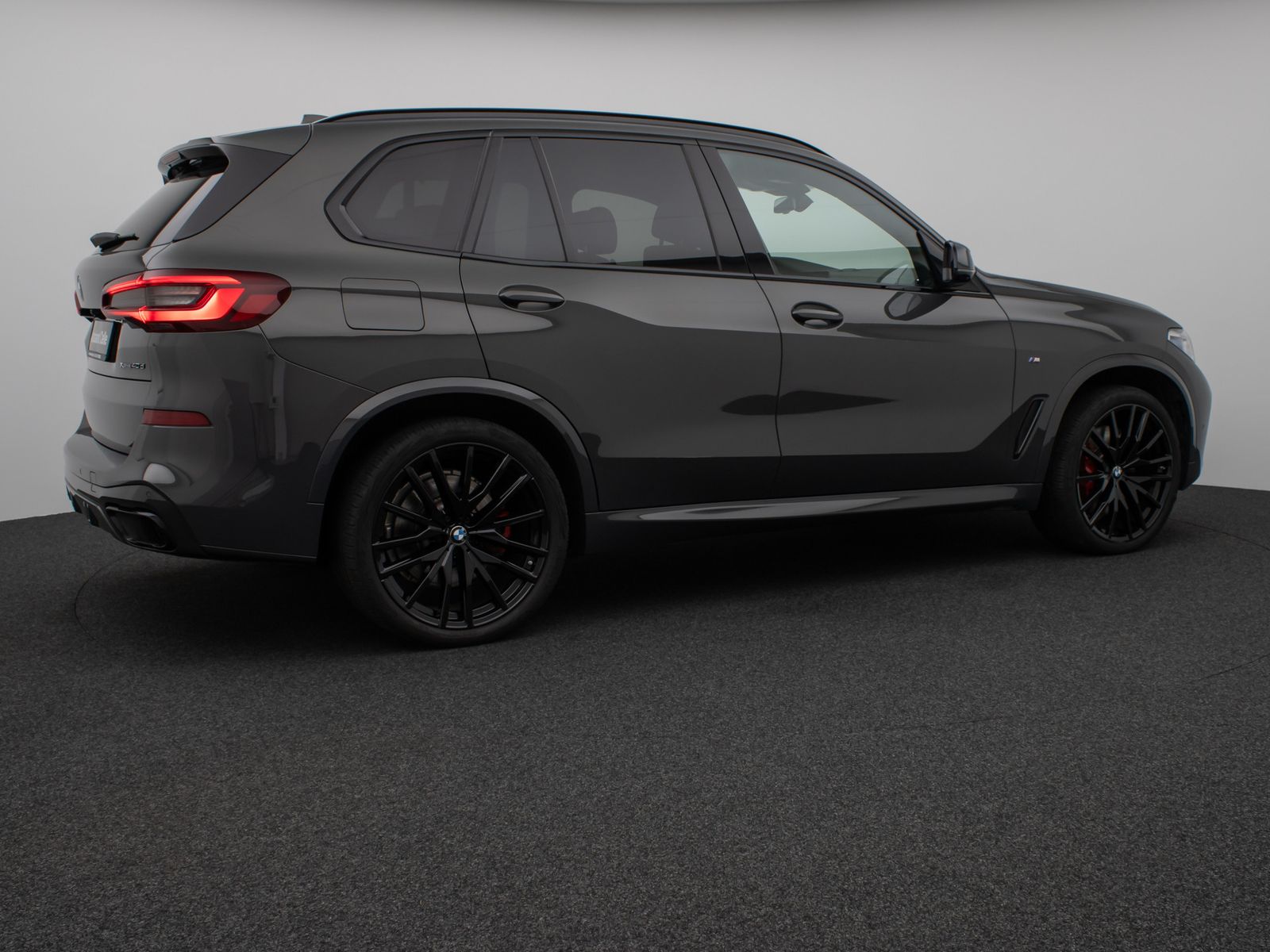 Fahrzeugabbildung BMW X5 xD40d M Sport B&W SoftClose Panorama HUD Voll