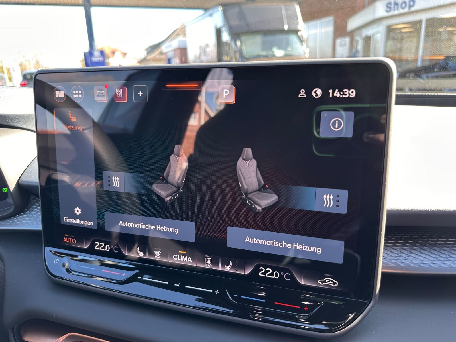 Fahrzeugabbildung CUPRA Terramar 1.5 eTSI DSG AHK/Navi/ACC/LED/SHZG/GJR