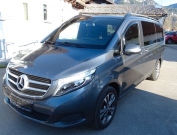 Mercedes V 220 - 2