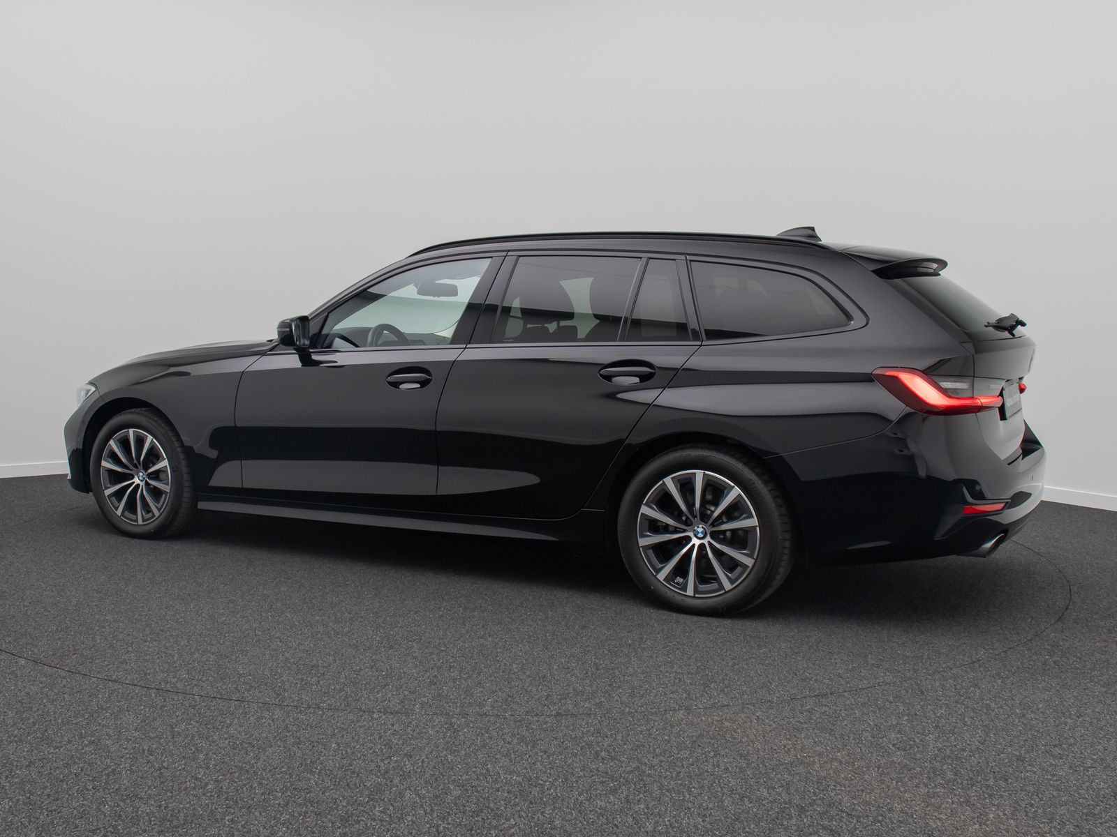 Fahrzeugabbildung BMW 330d xD Sport Line Laser DAB HUD AHK HiFi Komfor
