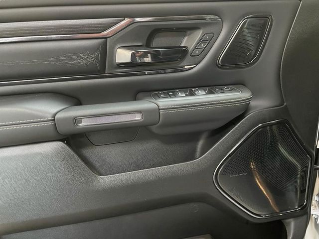 Fahrzeugabbildung Dodge LIMITED NIGHT EDITION-HUD-TAILGATE-SOFORT!!!