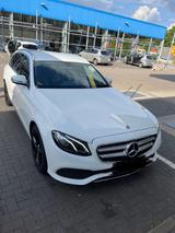 Mercedes-Benz E 200 4MATIC T Autom. - - Mercedes-Benz E 200: Von Privat
