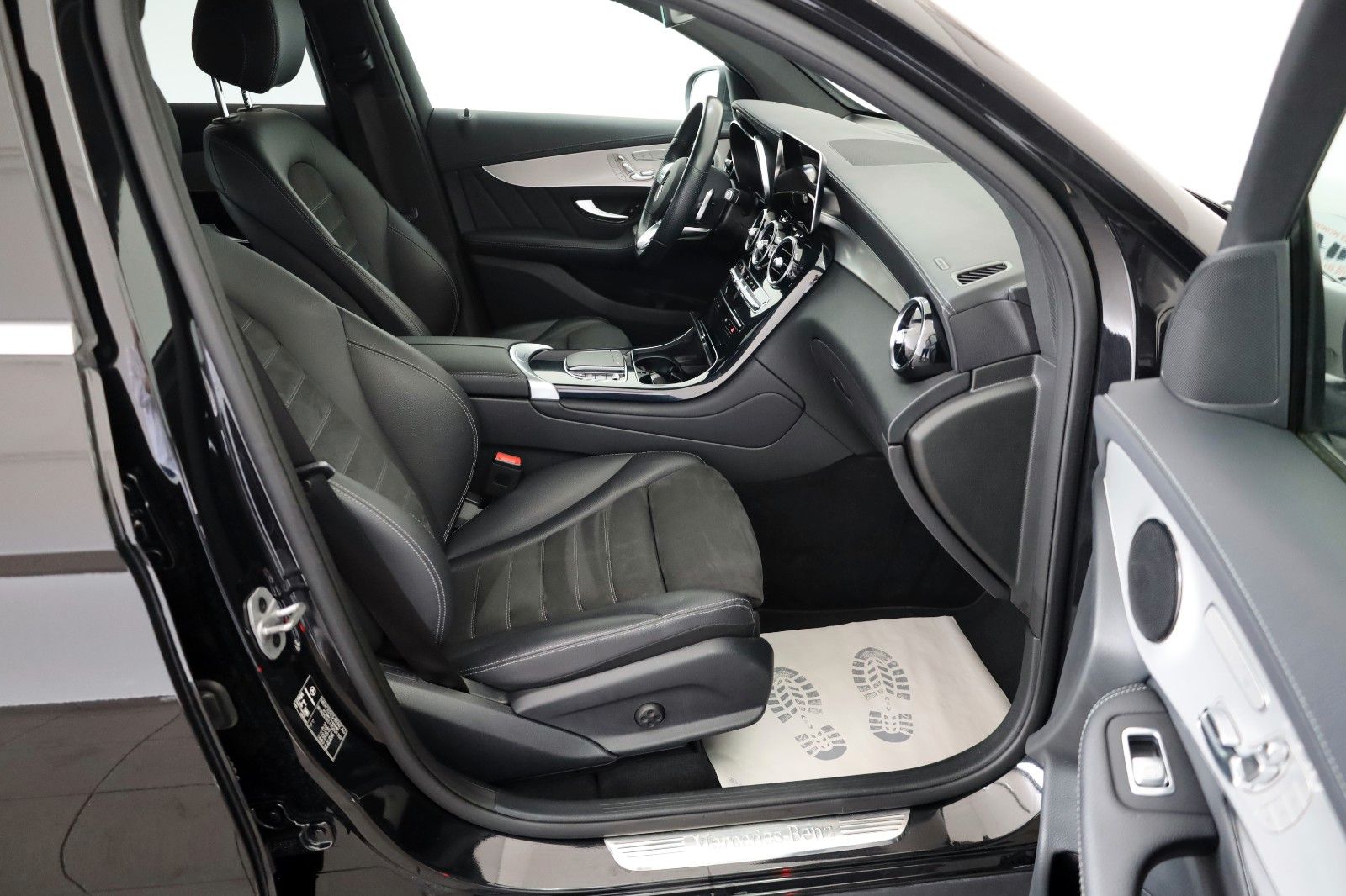 Fahrzeugabbildung Mercedes-Benz GLC 300 de Coupe 4Matic, AMG line,Navi,SH,Kamera
