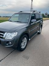 Mitsubishi Pajero 3,2 Liter Diesel Rodwood... - gebrauchte Mitsubishi Pajero aus dem Jahr 2012
