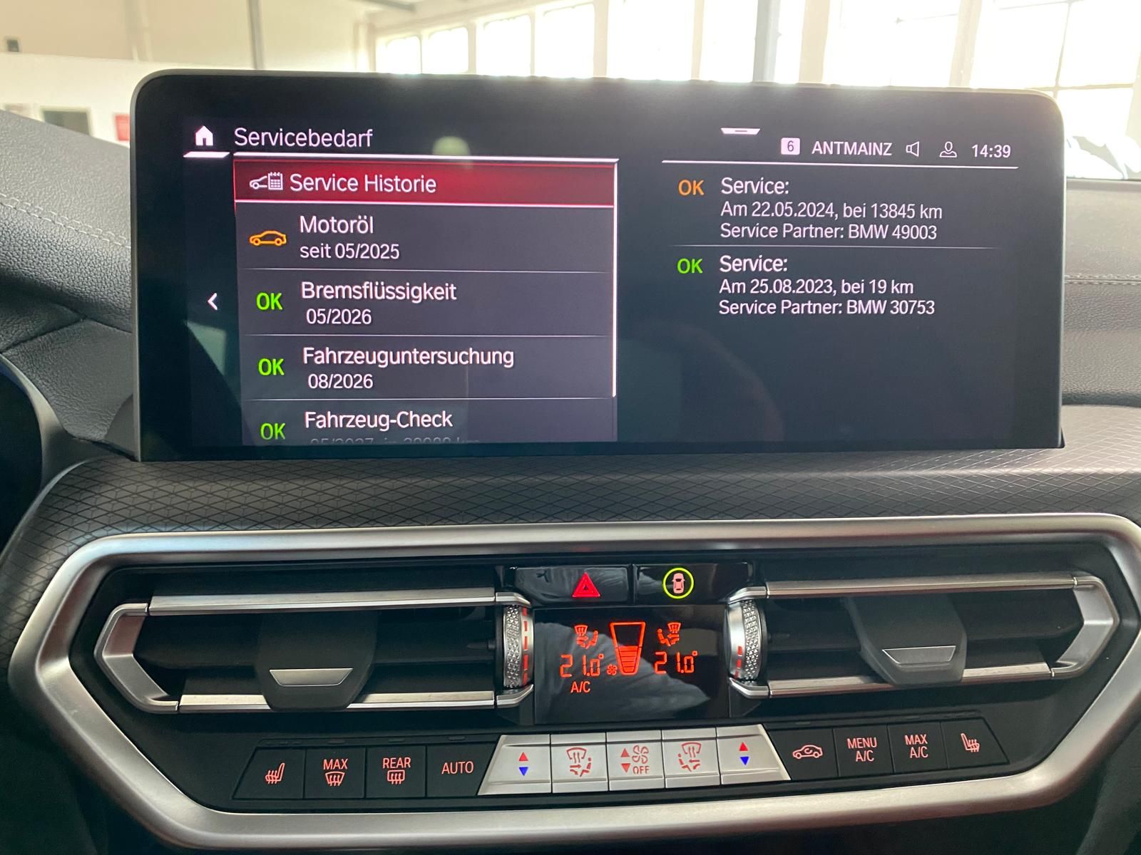 Fahrzeugabbildung BMW X3 M Competition/Leder Rot/Laser/Pano/HUD/H&K/