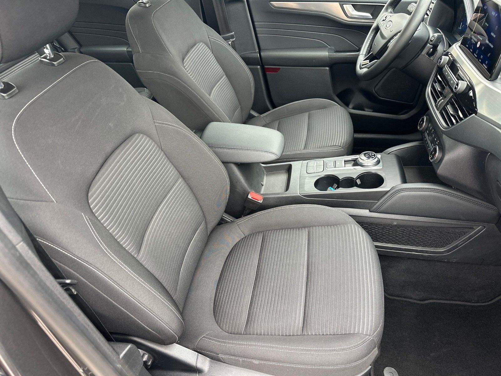 Fahrzeugabbildung Ford Kuga Plug-In Hybrid Titanium, AHK, TECHNOLOGIEPA