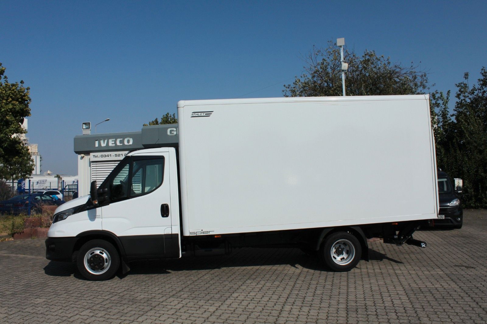 Fahrzeugabbildung Iveco Daily 35C16 Koffer LBW