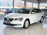 Skoda Superb 1.4TSI"DSG"Combi Style"LEDER"AHK"ACC"NAVI - Skoda Superb mit Benzin-Antrieb: Kombi, 1.4